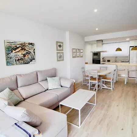 Marina Real 83 By Homeprive Lägenhet