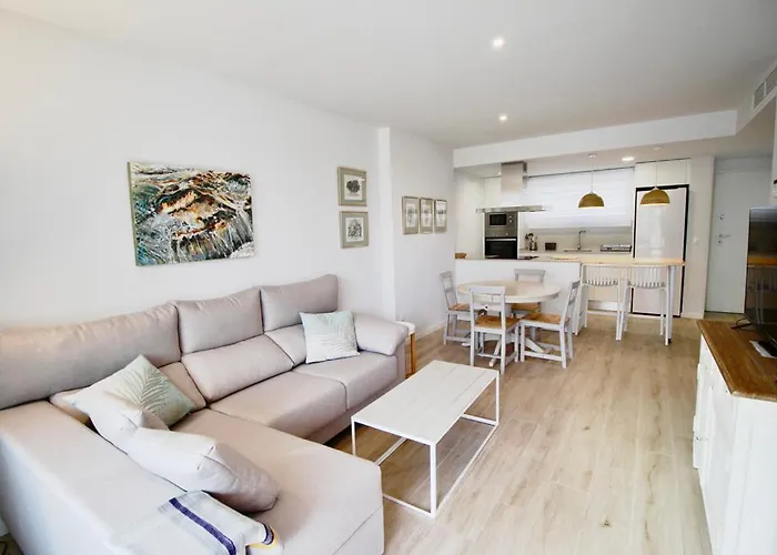 Marina Real 83 By Homeprive Lägenhet