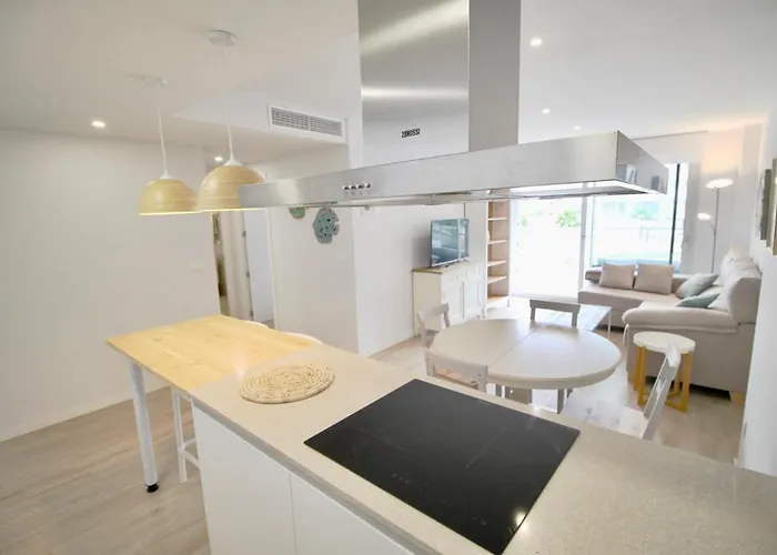 Marina Real 83 By Homeprive