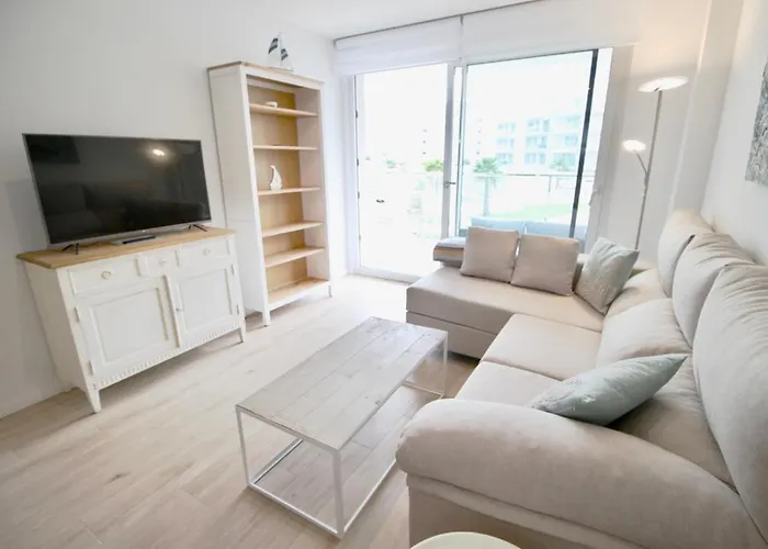 Marina Real 83 By Homeprive Lägenhet